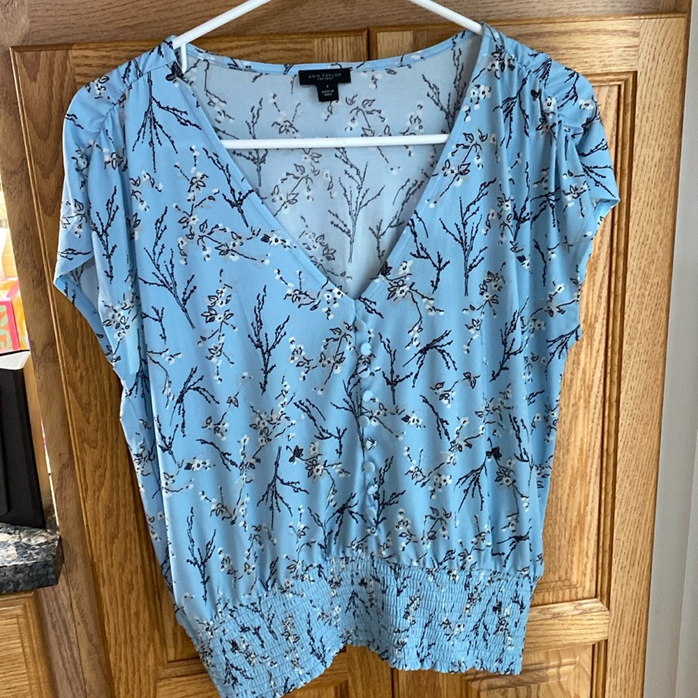 Ann Taylor factory small shirt never worn